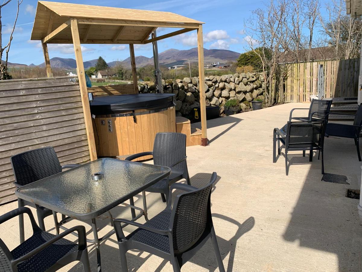 Moneydarragh Cottage With Uninterrupted Mountain And Sea Views- Hot Tub Available For Hire Annalong ภายนอก รูปภาพ